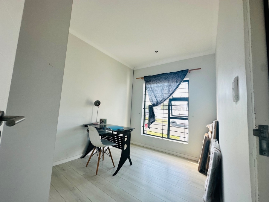 3 Bedroom Property for Sale in Table View Western Cape